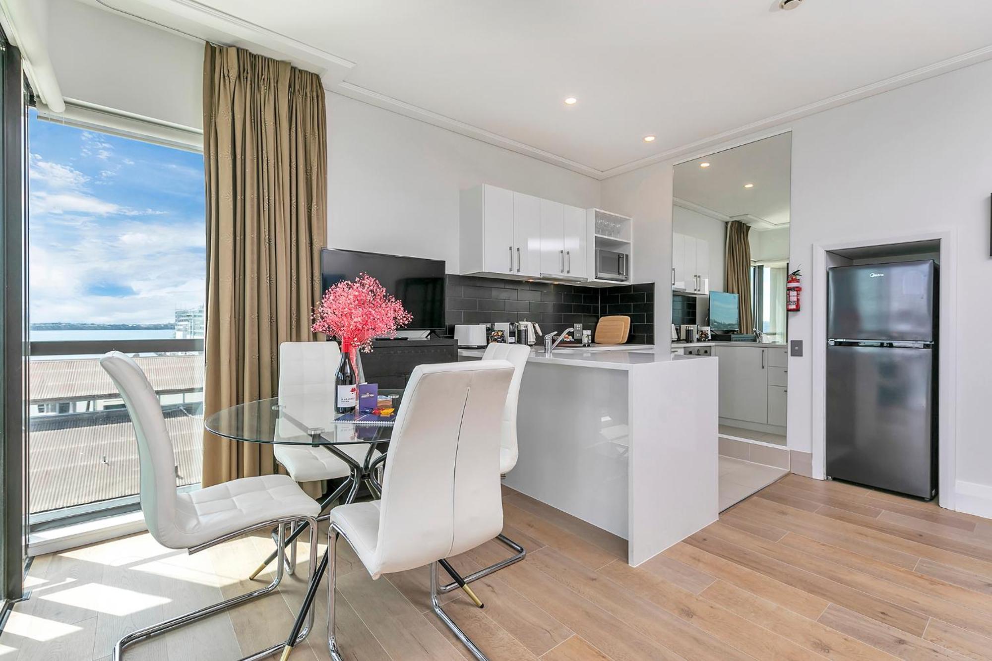Exquisite Sun Soaked Corner Apartment Auckland Exterior foto